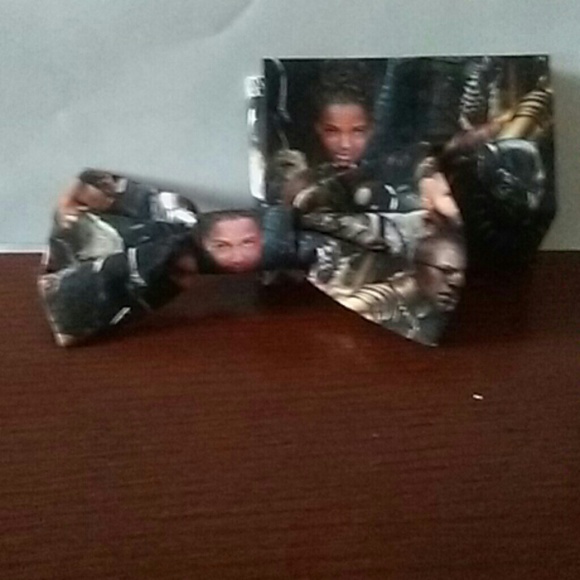 Black Panther Bow Tie & Pocket Square - Picture 1 of 4